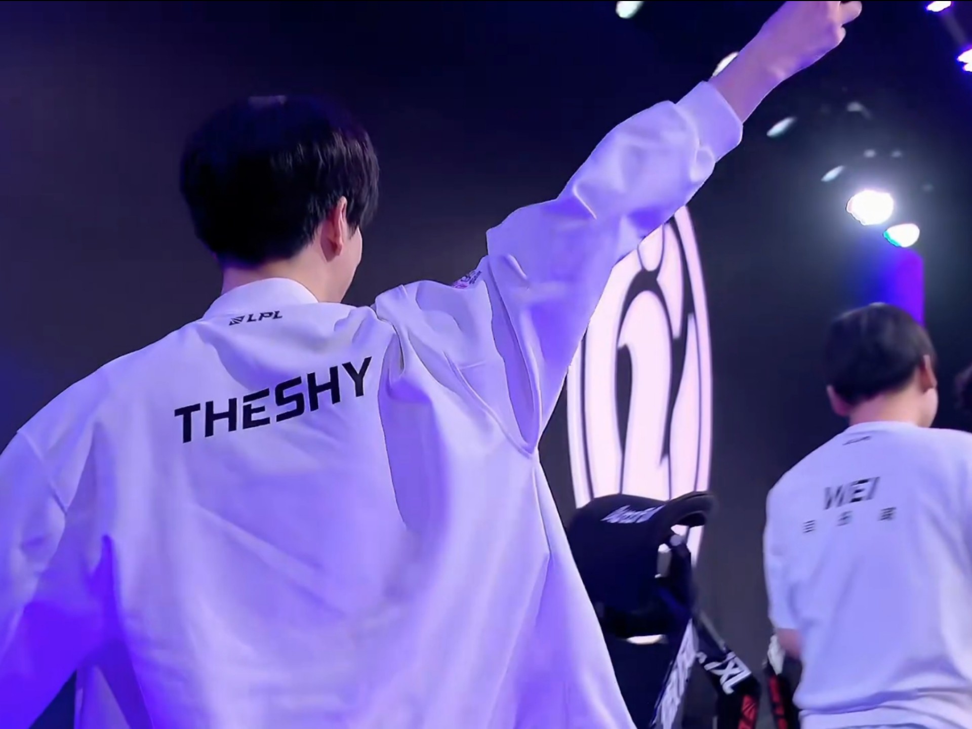 【赛后战报】没有悬念！BLG2：0轻松战胜RNG首战告捷